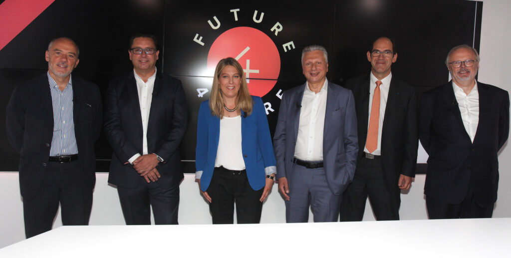 Future4care : Stéphane Richard, Président directeur général d’Orange, Paul Hudson, Directeur général de Sanofi, Agnès de Leersnyder, Directrice générale de Future4care, Aiman Ezzat, Directeur général de Capgemini, Jean-Laurent Garnier, Président directeur général Generali France et Philippe Peyre, Président de Future4care