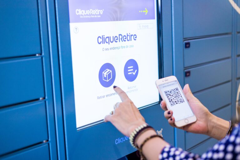  Vinted launches lockers at Carrefour and Franprix
