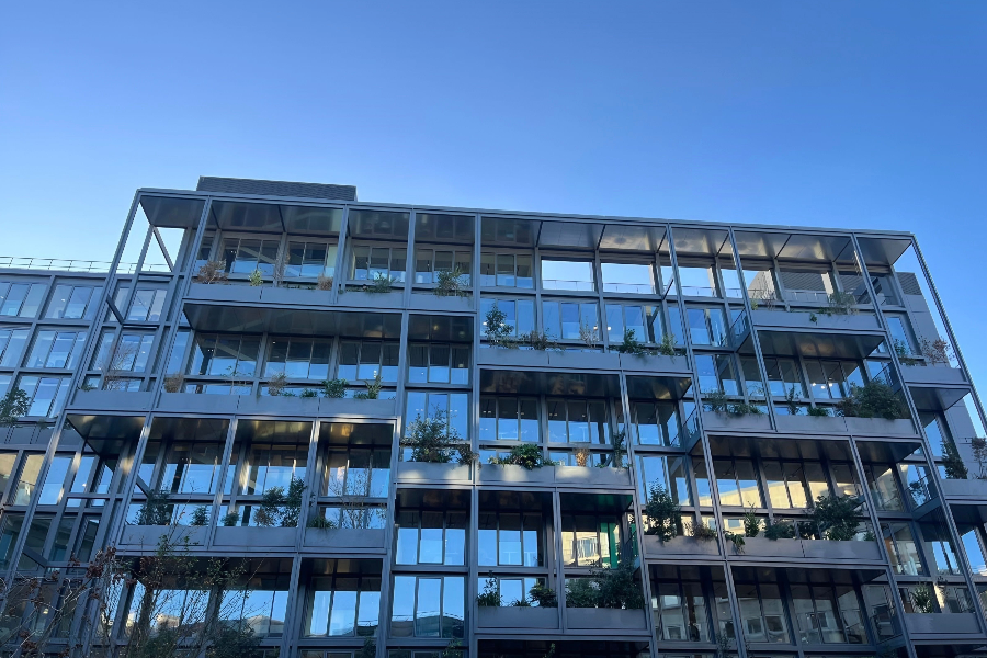 Le siège parisien d'AXA, avenue Matignon