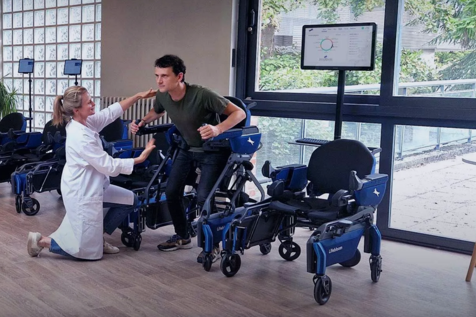 Image à la une de l'article Lifebloom lève 8 M€ pour déployer sa thérapie basée sur un fauteuil exosquelette  