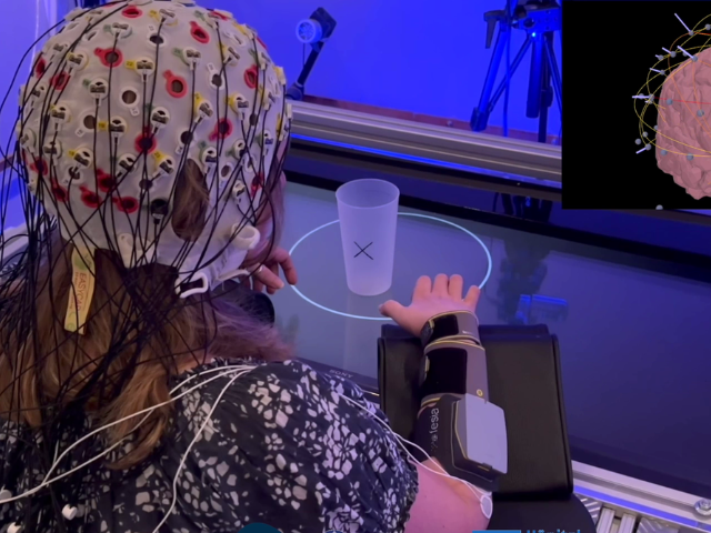 Image à la une de l'article RECOVER : les interfaces cerveau-machine pour améliorer la rééducation post-AVC