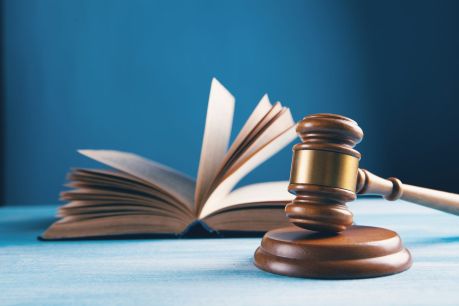Image à la une de l'article Pourquoi Le Figaro, L’Équipe et Adikteev attaquent Apple en justice 