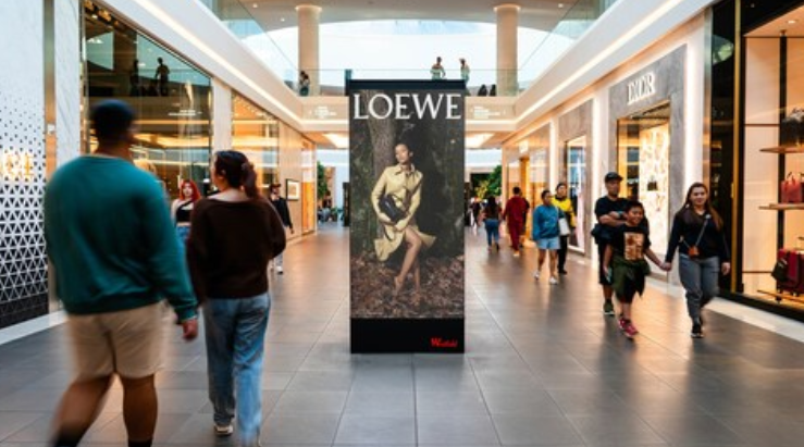 Image à la une de l'article Unibail Rodamco Westfield et Monoprix testent le DOOH mesuré à l’impact réel